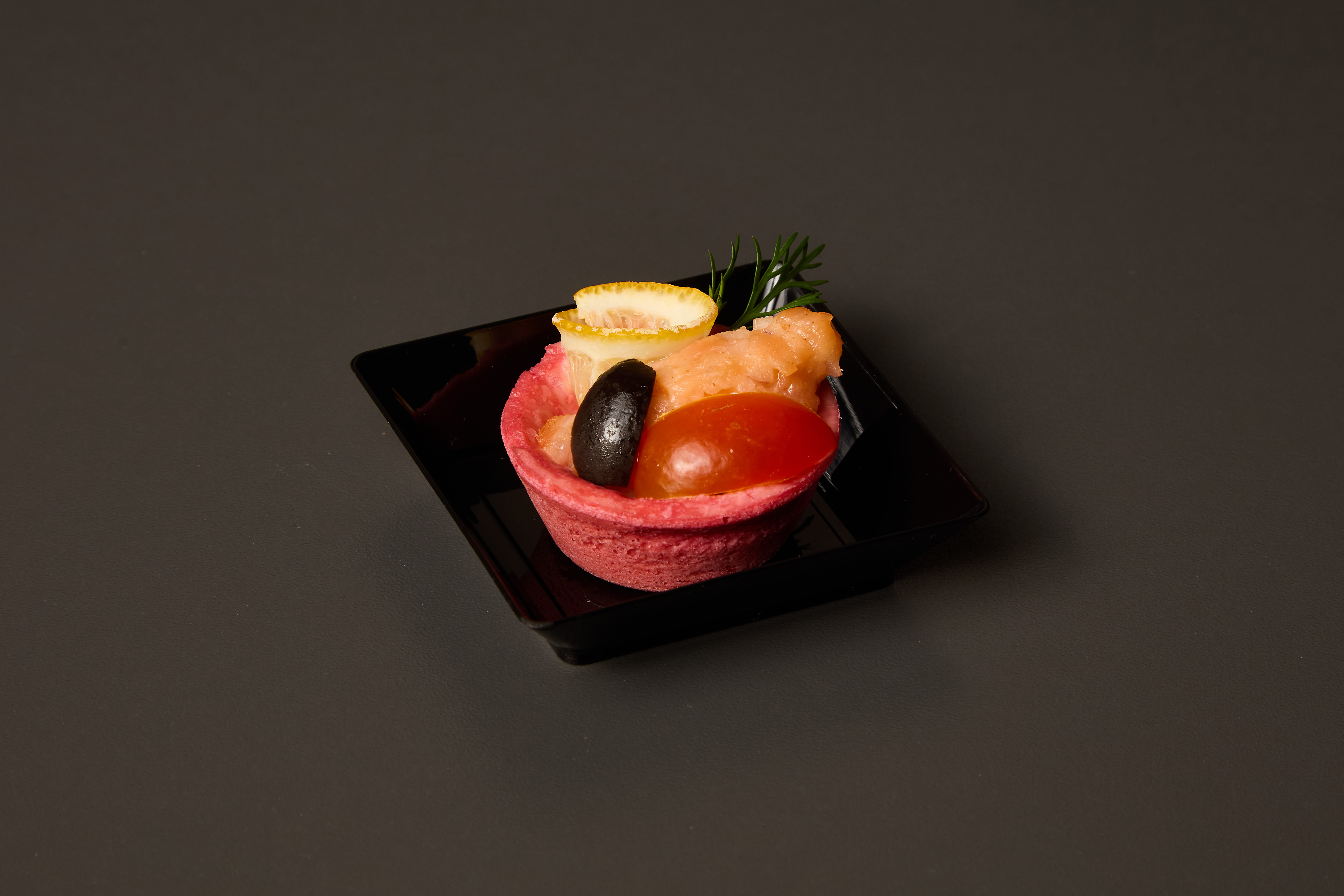 Lososový tatarák v řepové tartaletce